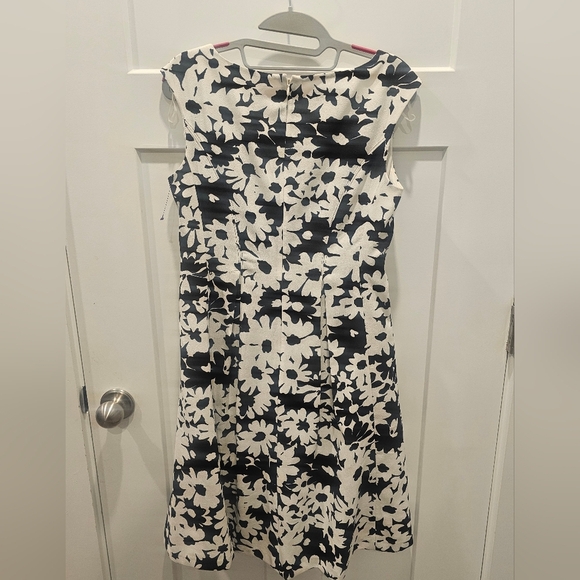 Kasper Black White Floral Sleeveless A-Line Dress Size 4 Career Church Wedding - Picture 4 of 9